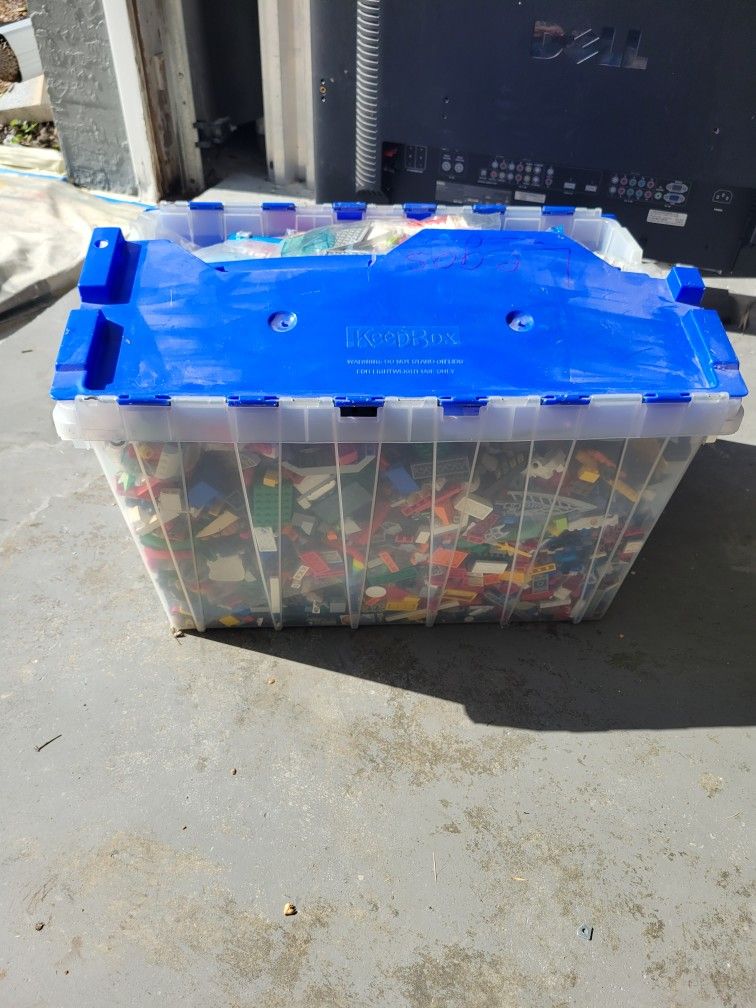 Large Box Of Legos for Sale in Oakland Park, FL OfferUp