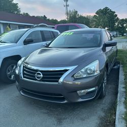2015 Nissan Altima-$2000 Down. This Week Only!