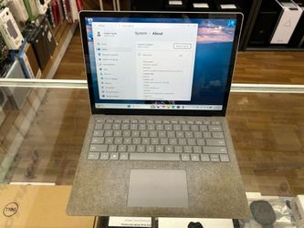 Surface laptop 2nd gen 13.5 inch Touchscreen core i5-8th gen 8GB RAM 256GB SSD