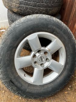 Nissan Titan rims good condition 👍🏼