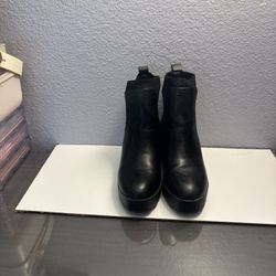 Black Boots Size 7