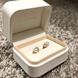 Brand New Cherish Pearls Earring