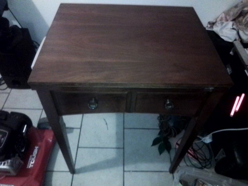 Vintage Sewing Machine Table With Hideaway Mount And Folding Leaf Very Sturdy for Sale in Las