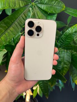 iPhone 16 Pro Max - Unlocked - 256GB