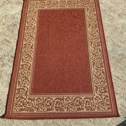 INDOOR/OUTDOOR AREA RUG