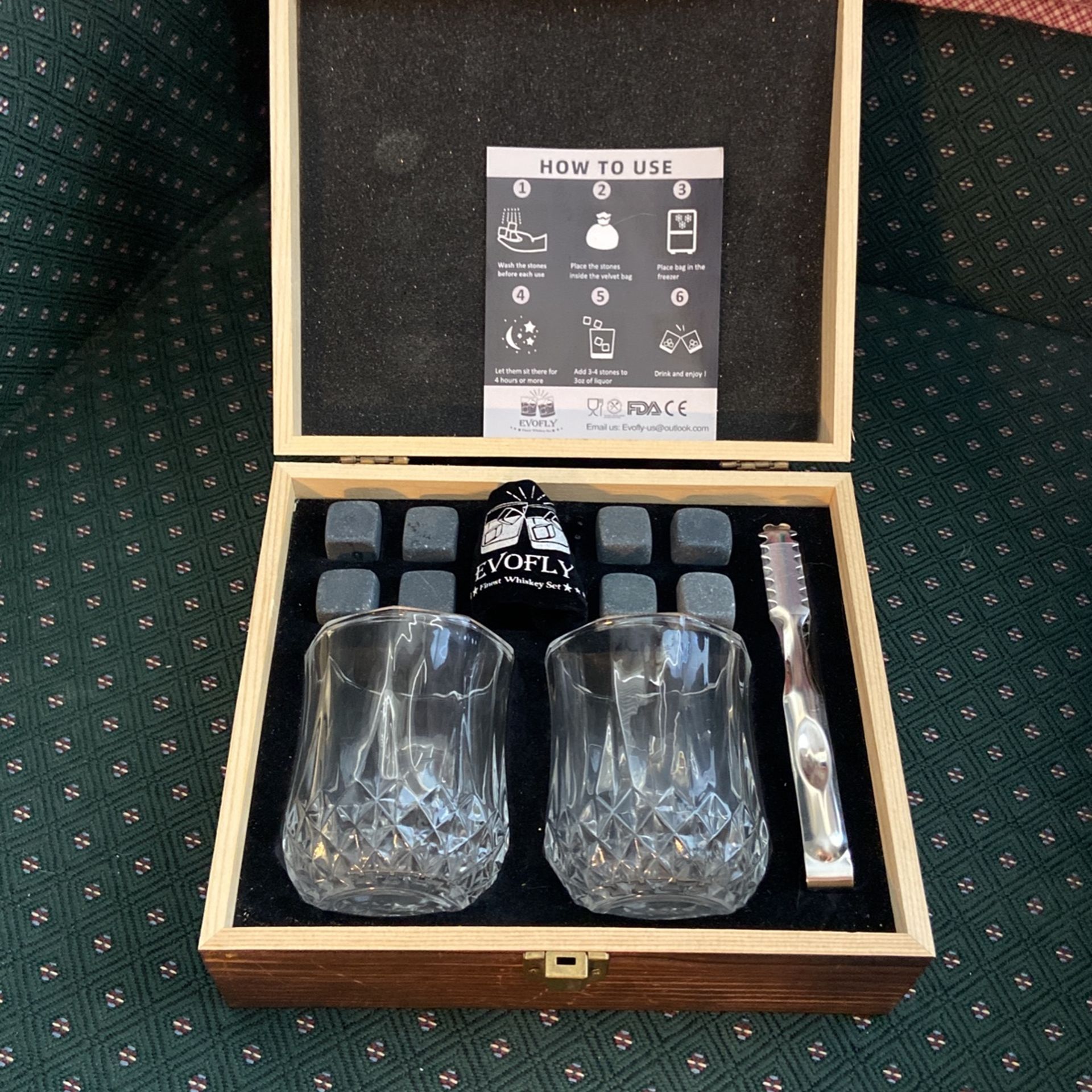 Evofly Finest Whisky Set 8 Whisky Stones 2 Crystal Glasses