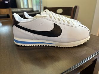 NEW Nike Women’s Cortez Shoe size 11