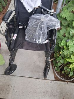 FOLDABLE WHEELCHAIR (DRIVE)