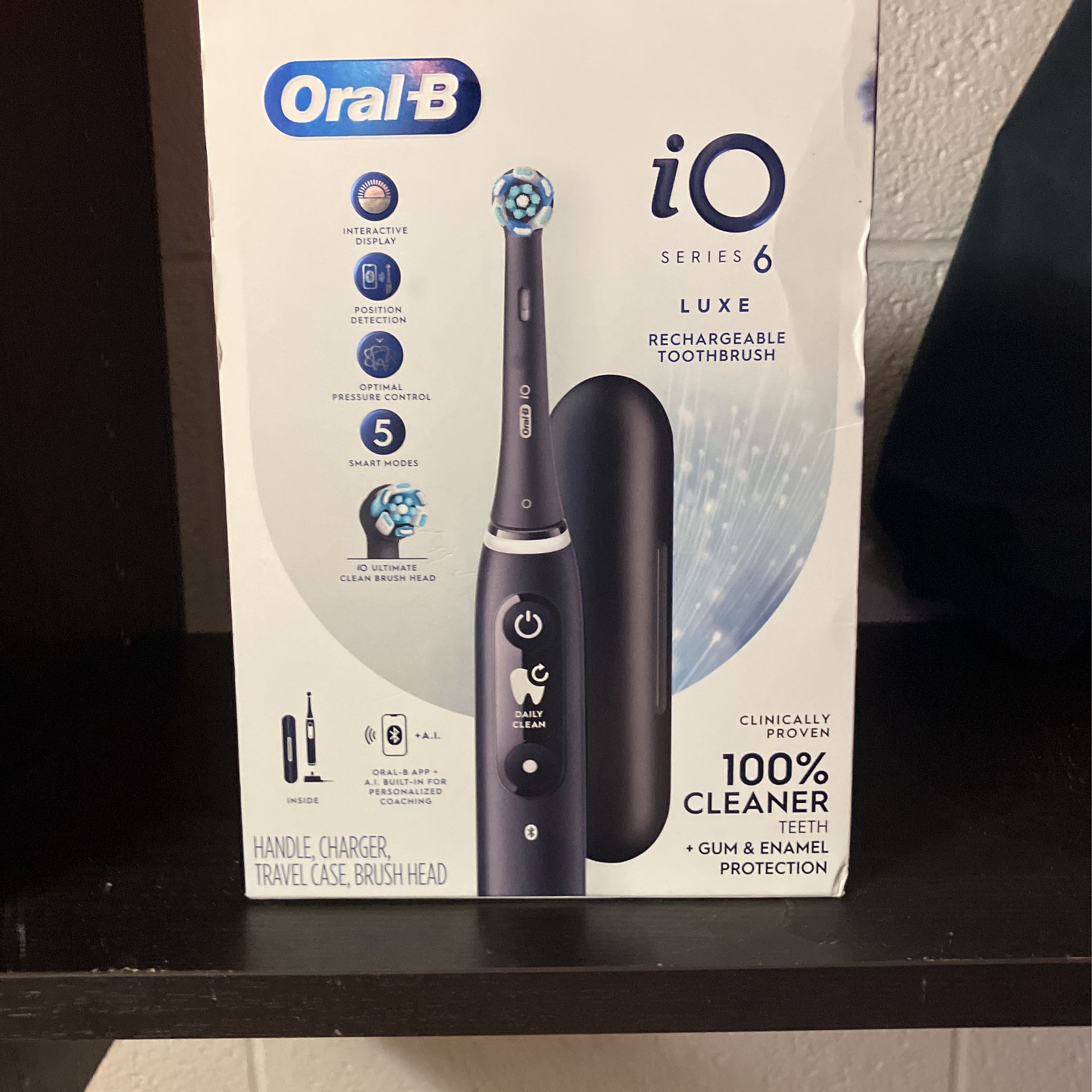 Oral B IQ 6”series 6 Luxe—unopened NEW
