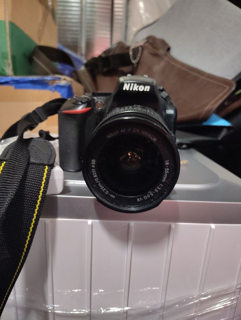Nikon D3500 with Lens 