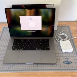 Apple MacBook Pro 16 Inch M1 Max 