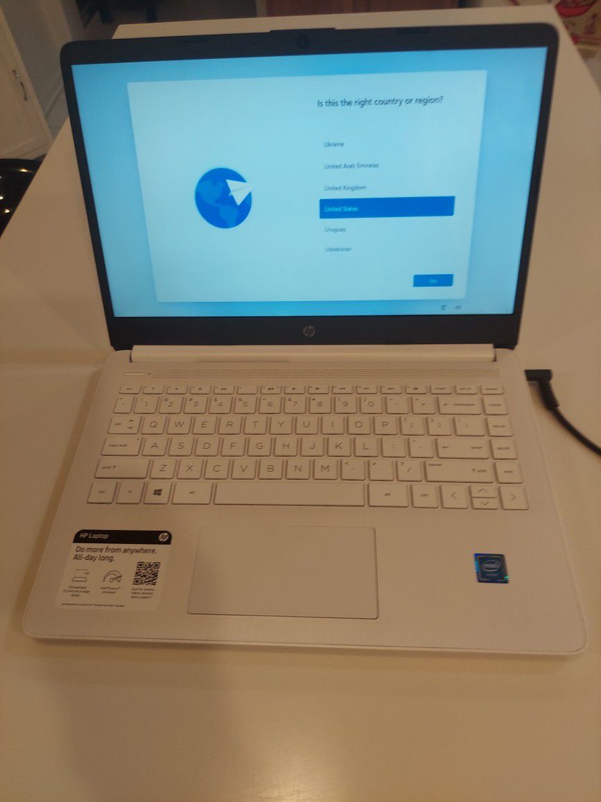 14"HP Laptop, Snowflake  White, Like New