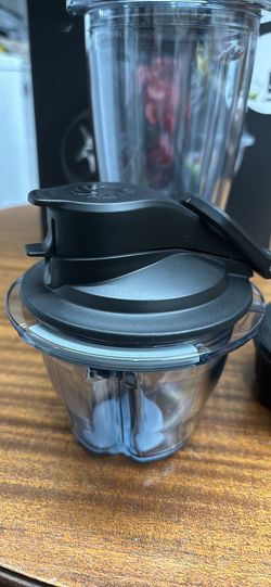 Vitamix Blending Cups & Bowls Starter Kit for Sale in Georgetown