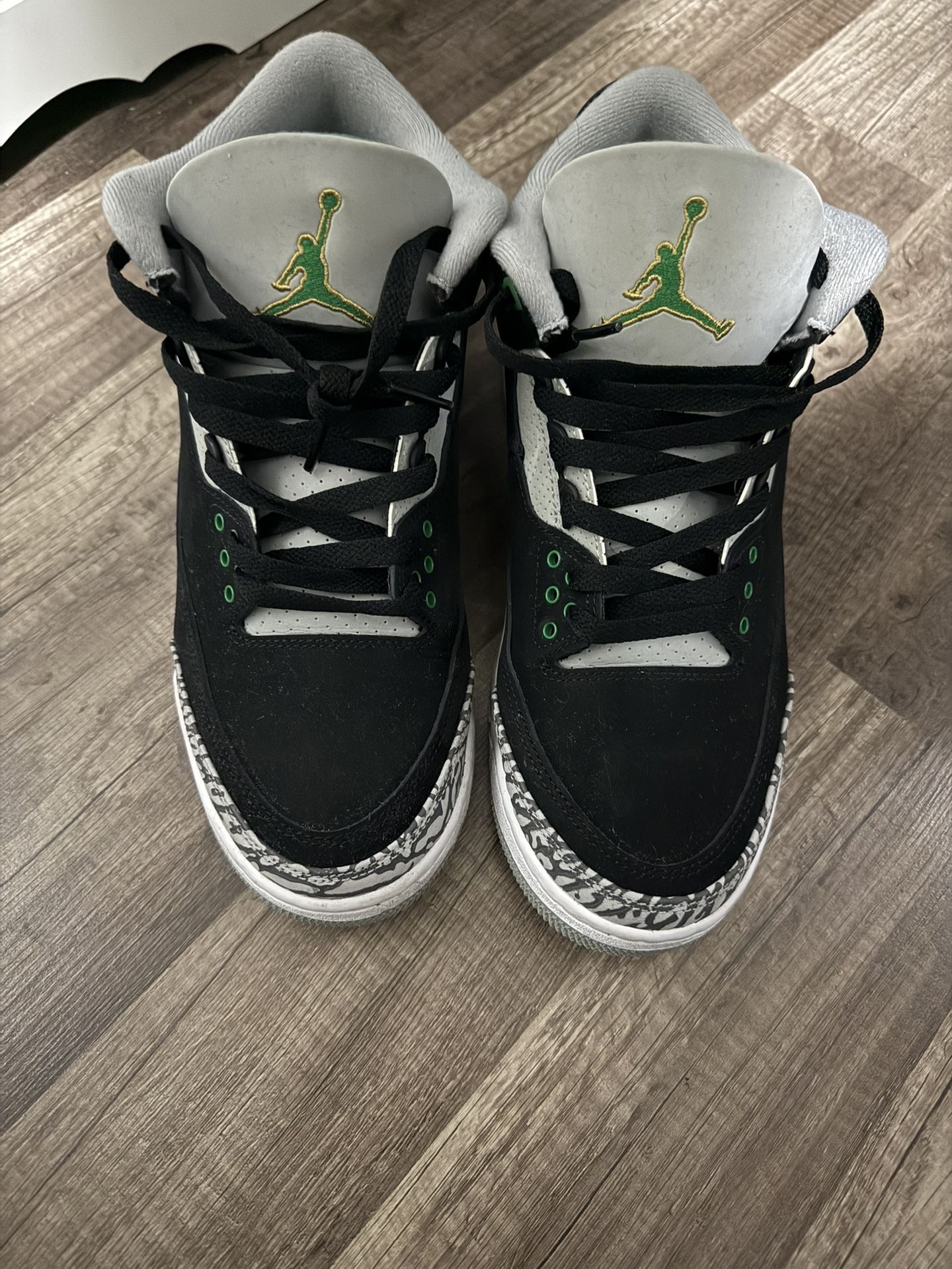 Jordan 3 Retro Pine Green Size 9M Used