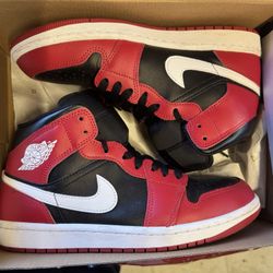 Air Jordan 1 Mid