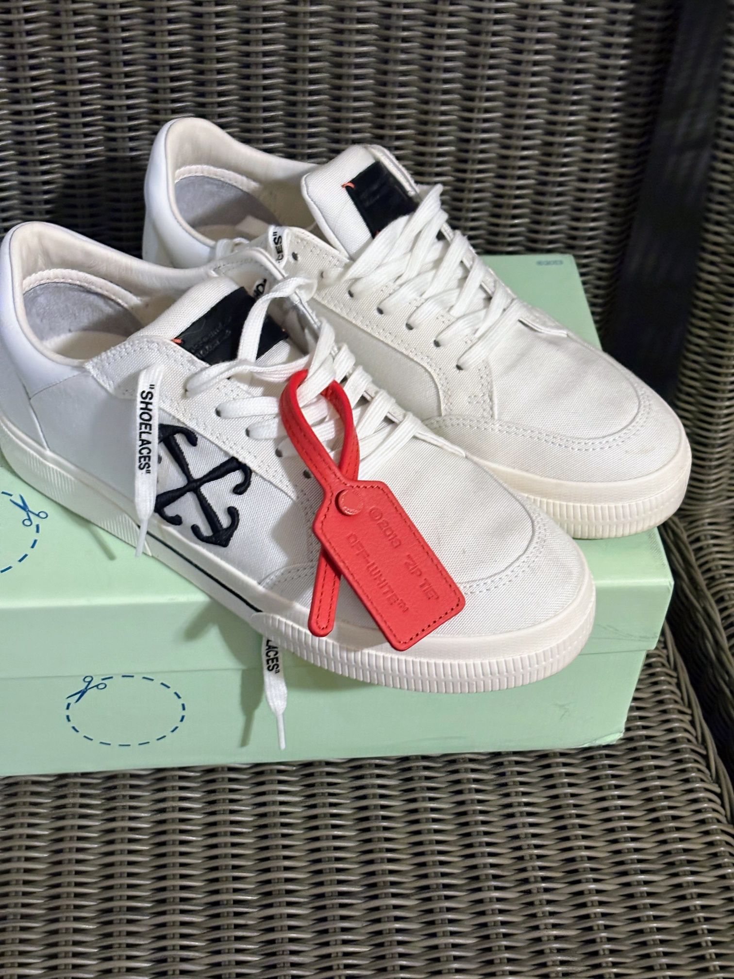 Off-White White Canvas Sneakers Size 8