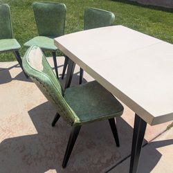 Used 60's Retro Table With 4 Chairs