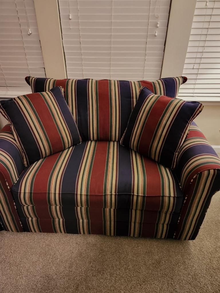 $325 Never Used Sleeper Love Sofa With Pull Out Twin Bed (Currently Wrapped Up & Ready To Go)