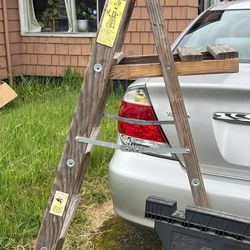 5 Ft Wood Ladder