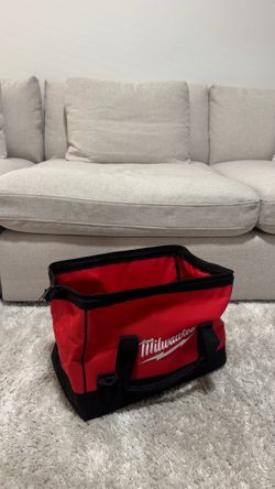 Brand New Milwaukee Contractor Bag 17 inch