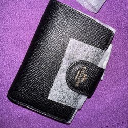 Coach Medium Corner Zip Wallet