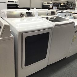 New Scratch And Dent Samsung Washer And Dryer Set. 1 year Warranty 