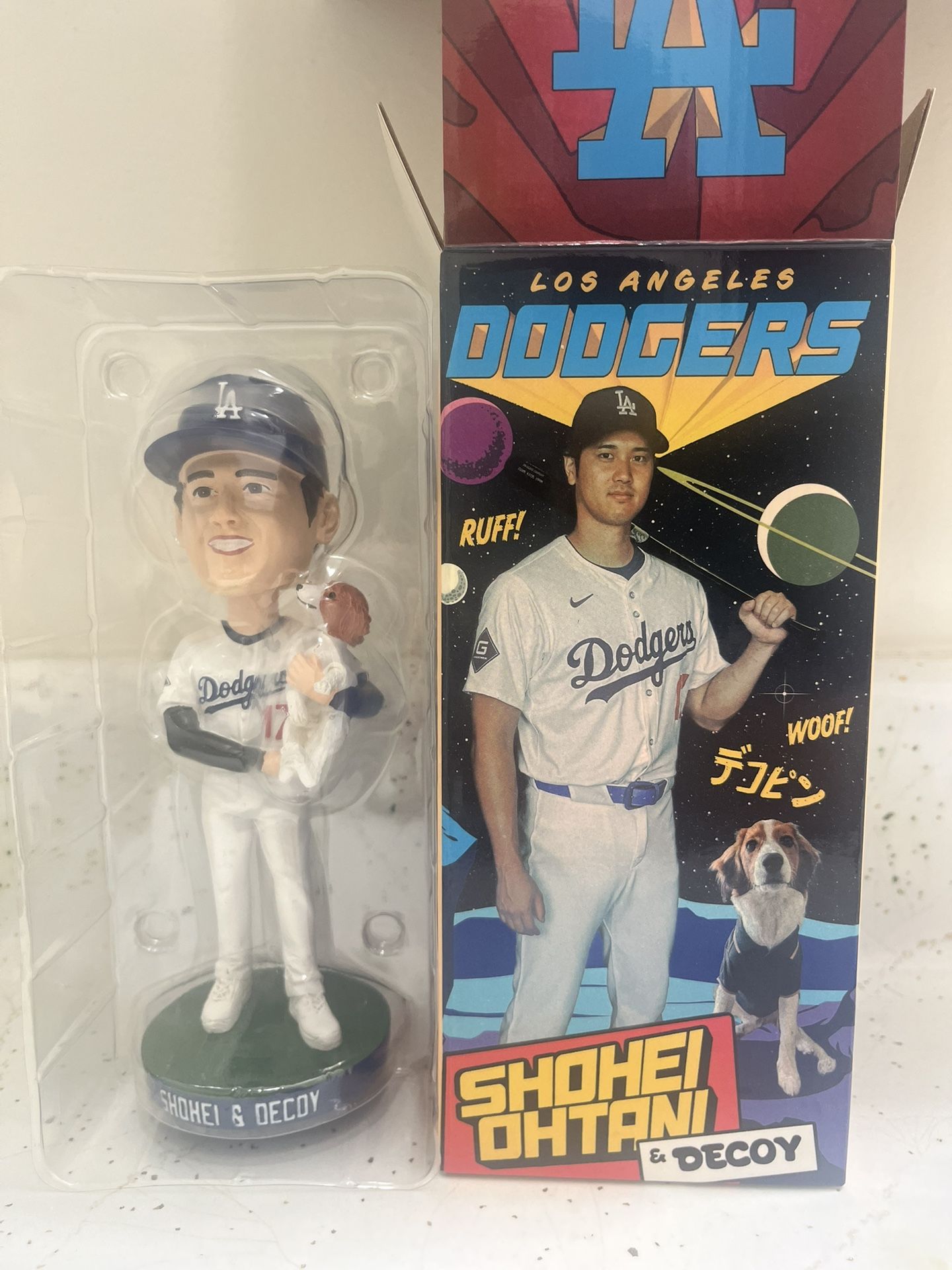 White Ohtani and Decoy Bobblehead SGA