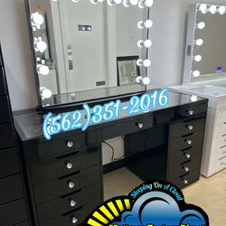 Black Vanity Desk With Diamond Knobs And Lights 
