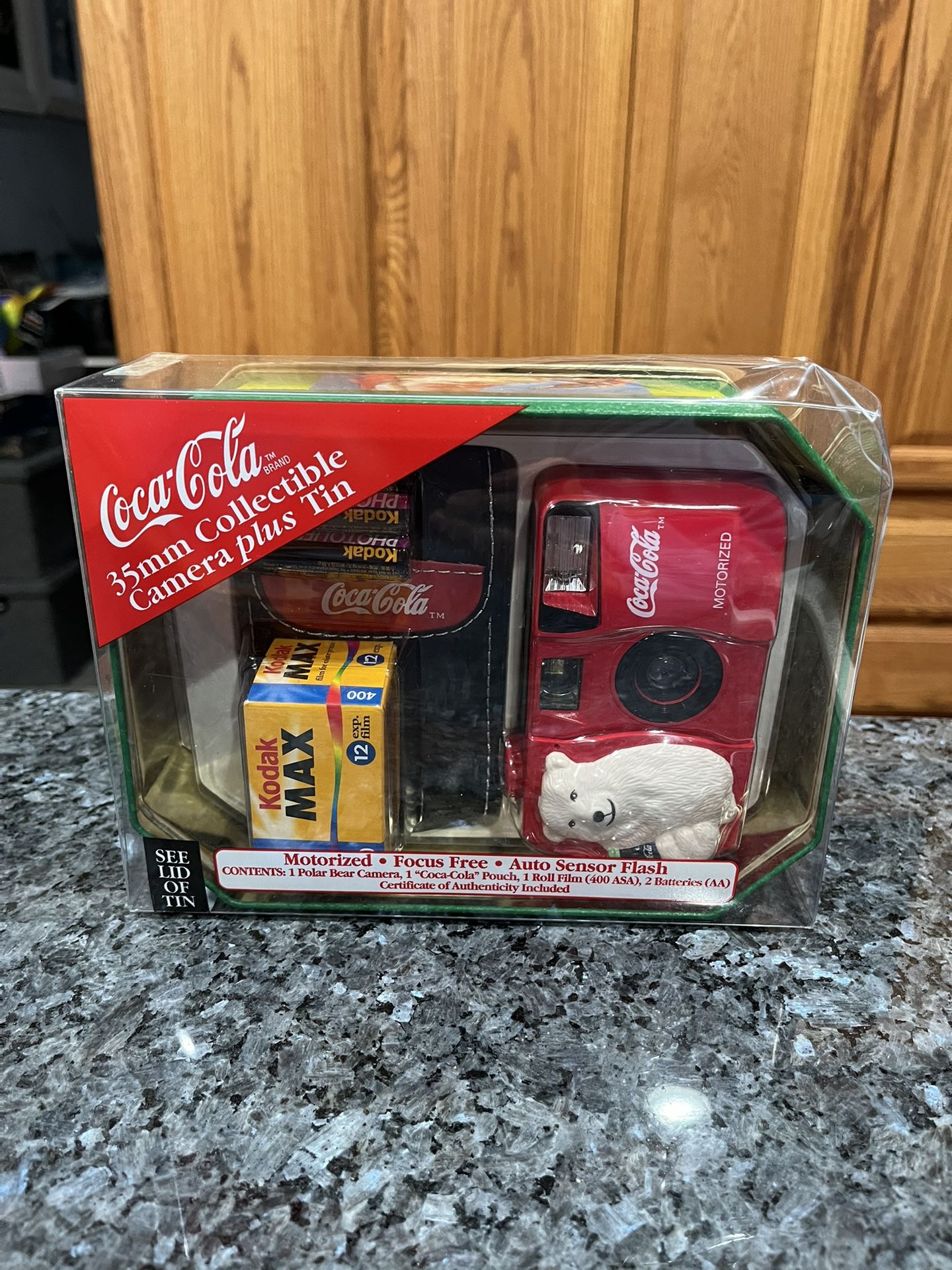 Vintage 2000 Coca Cola 35mm Polar Bear Collectible Camera Plus Christmas Tin Box.  Brand New Never Opened