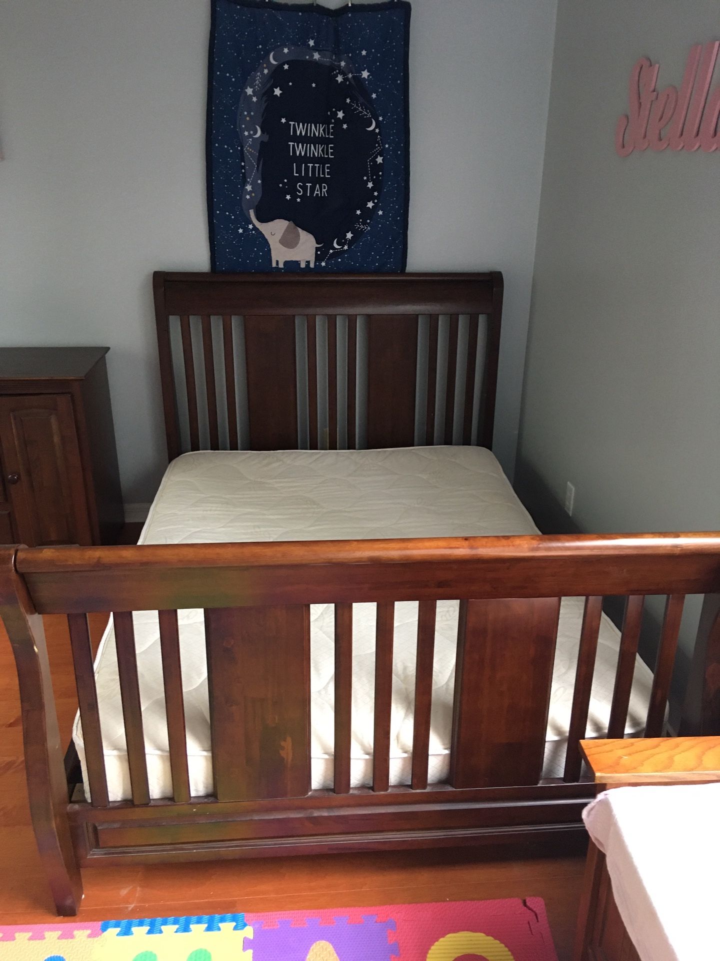 3 in 1 Convertible Crib/Bed Set