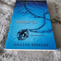 Immortal 1 by Gillian Shields (2010, Paperback)