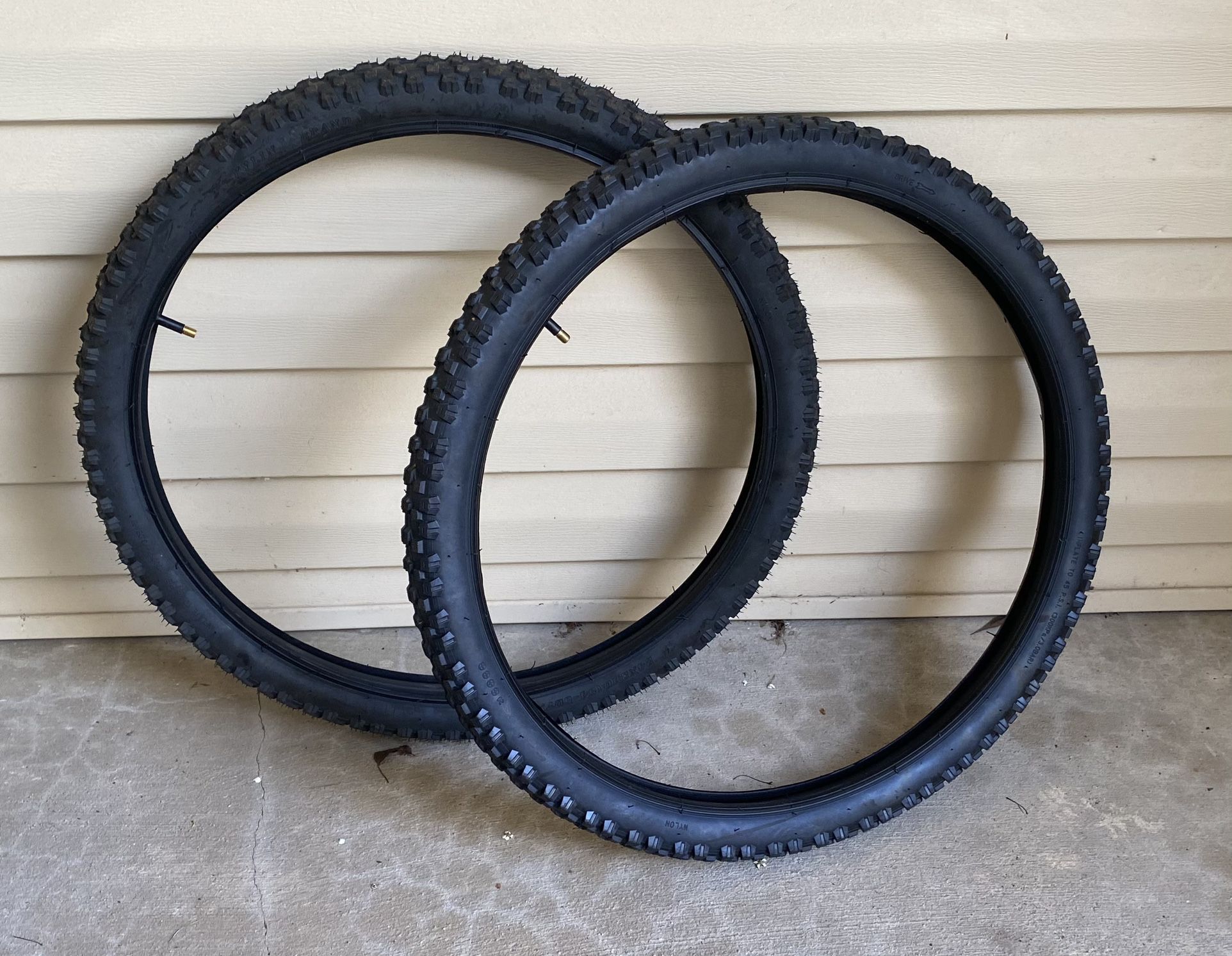 24” Road Bike Tires