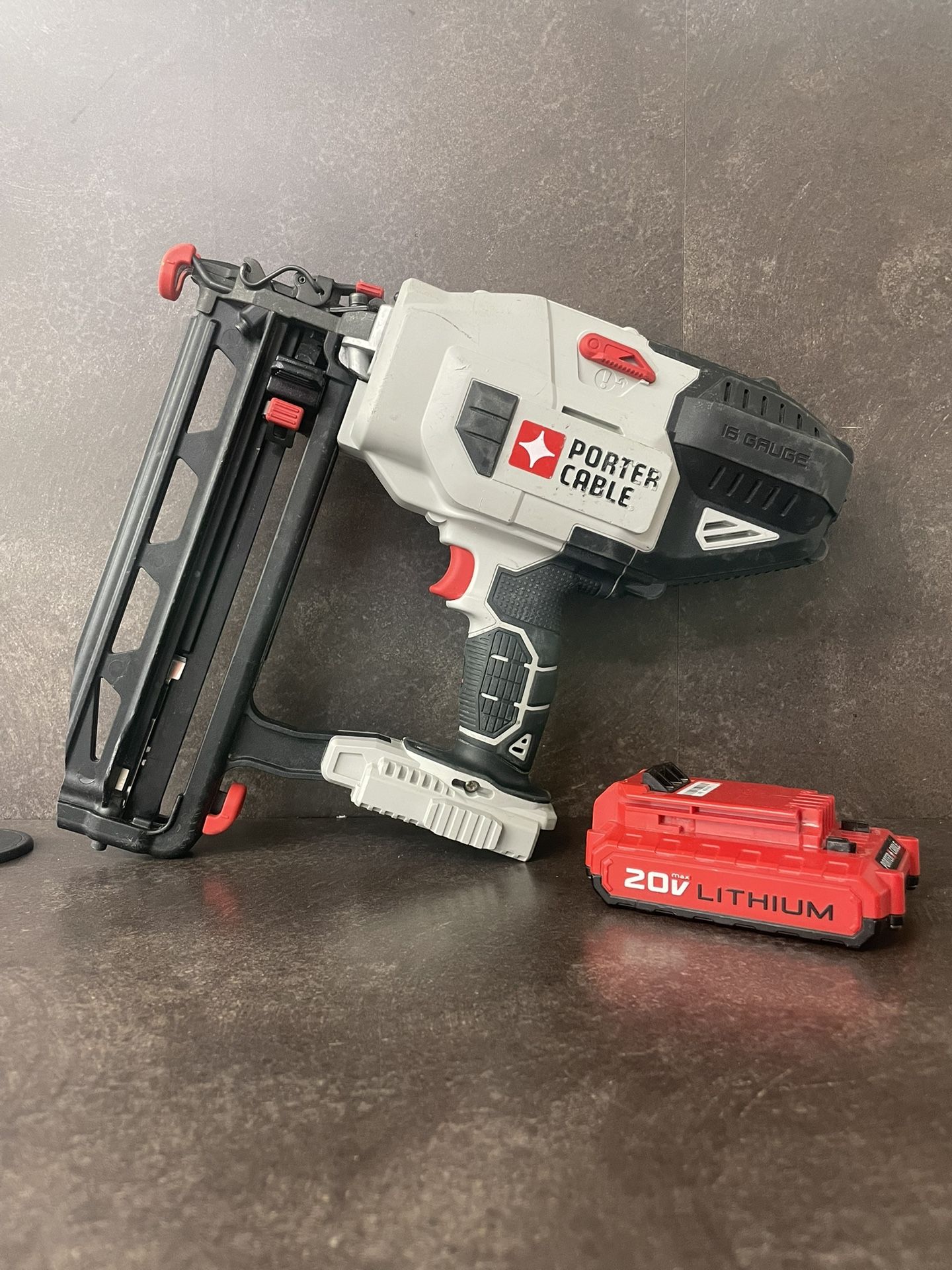PORTER-CABLE PCC792 Type 2 20V MAX 16-Gauge Cordless Straight Finish Nailer