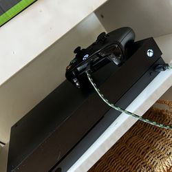 Xbox One X, black