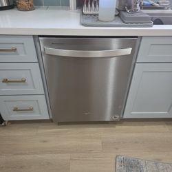 Whirlpool Dishwasher 