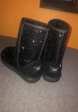 ugg women size 9!!!!