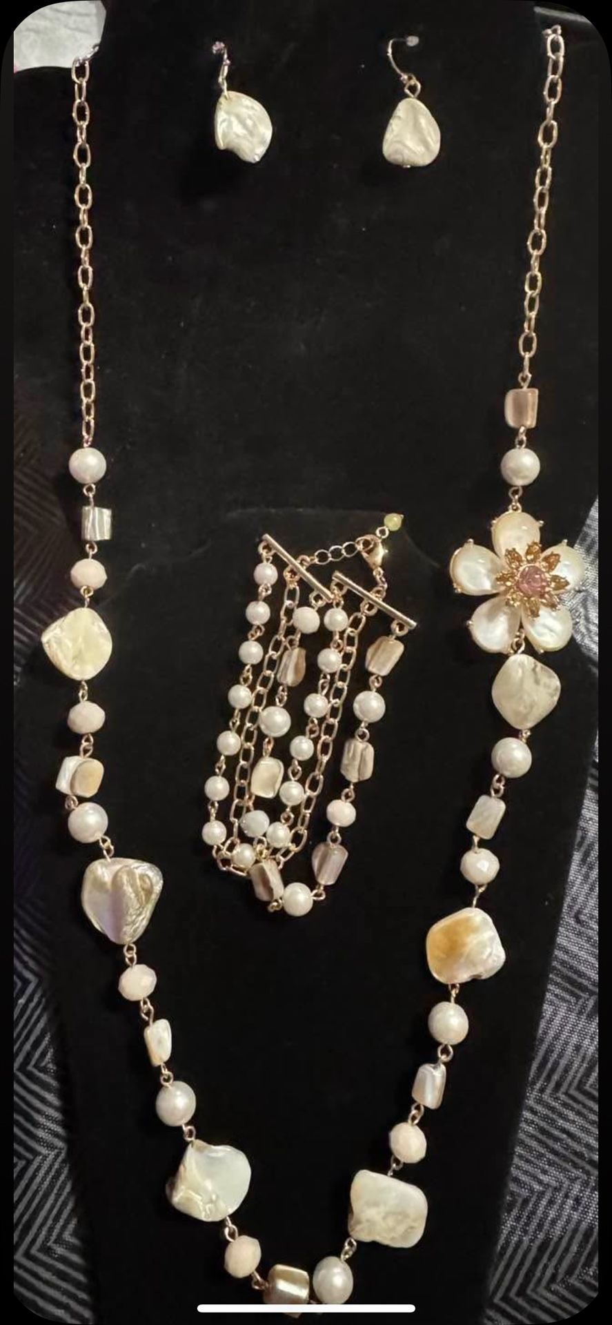 Mother Of Pearl Flower Set