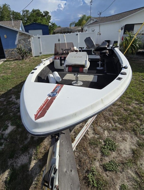 YarCraft Boat 18ft