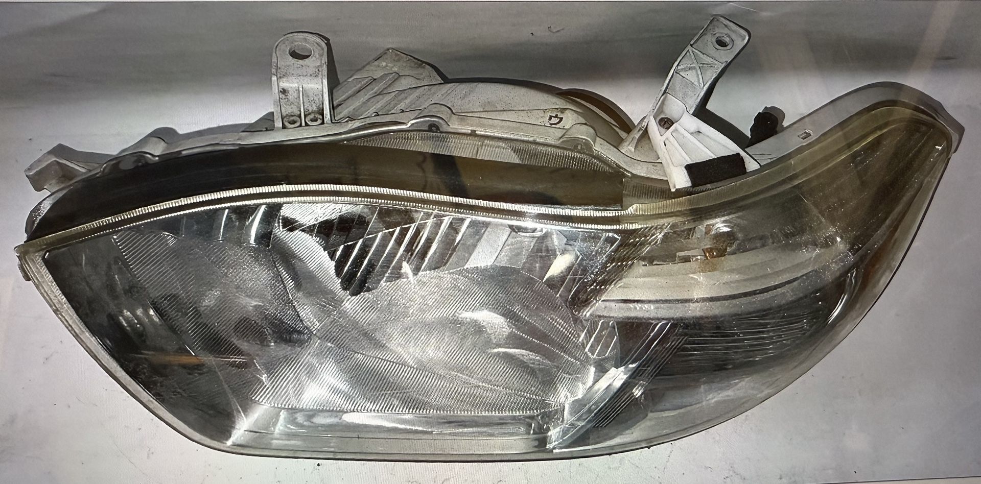 2010 Toyota Highlander Left side headlight