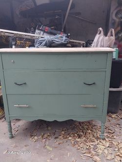 3 DRAWER DRESSER