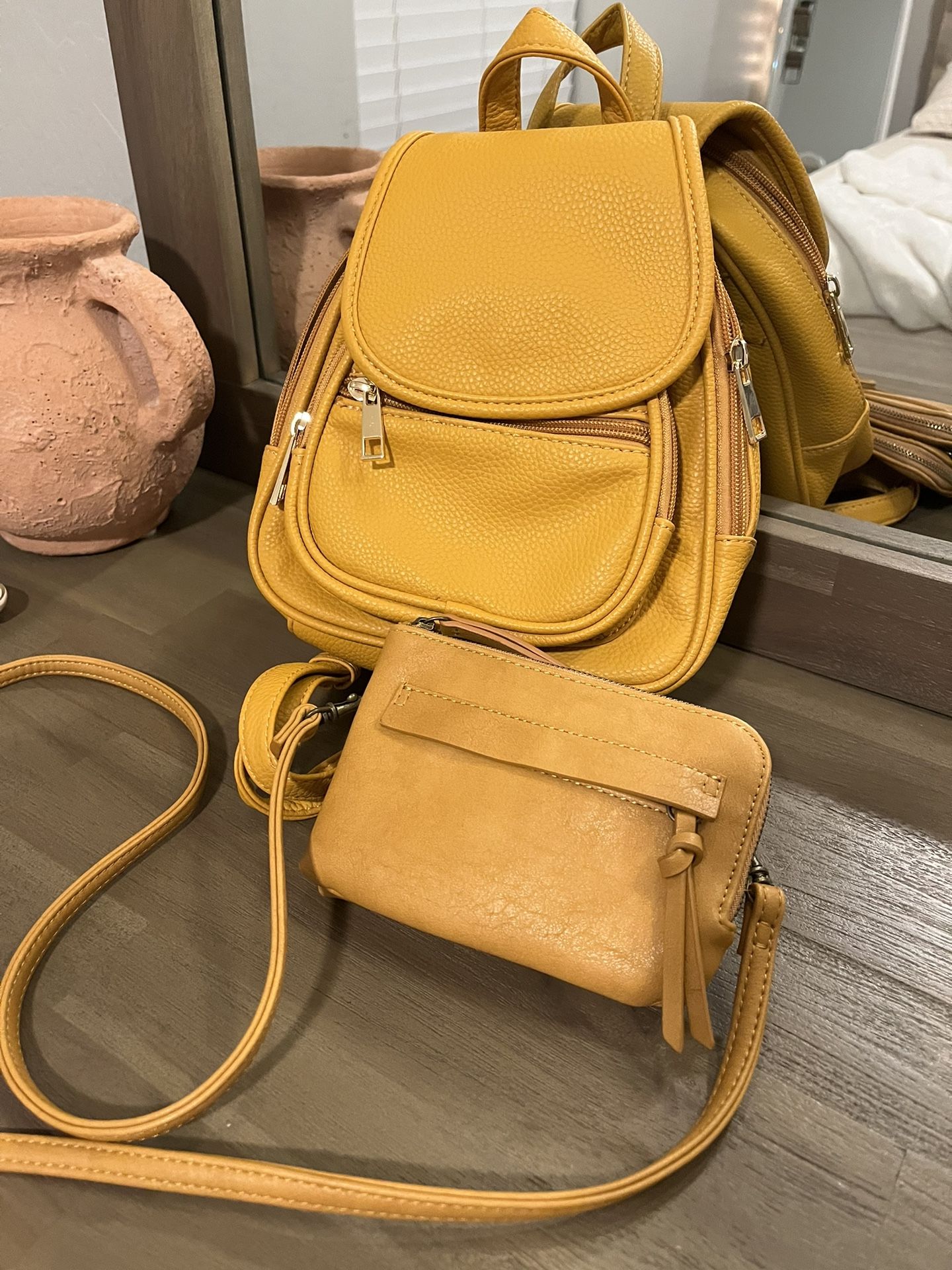 PURSE AND MINI BACKPACK YELLOW SET