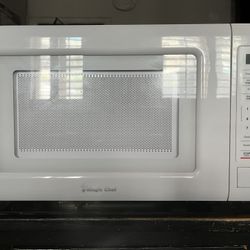 Magic Chef 1.1 Microwave 