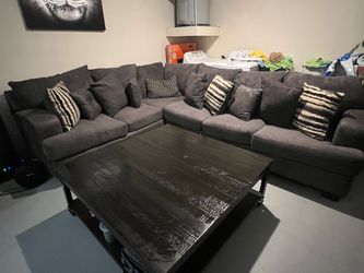 Loving Room Sectional with Wooden Table