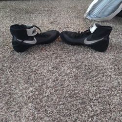 8.5 Wrestling Shoes Nike