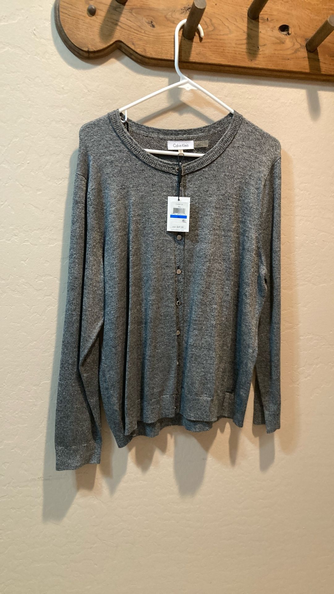 Woman’s x-large gray Calvin Klein cardigan sweater, NEW with tags, comes with extra button