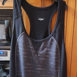 MEDIUM WOMANS TEK GEAR WORKOUT TANK