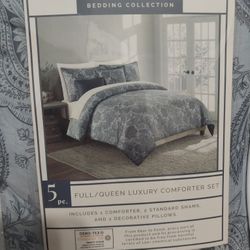 NIB - 5 Piece Queen Comforter Set 