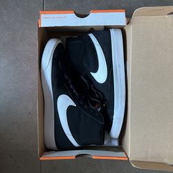 Nike Blazers High Top Size 9