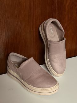 Clarks Cloudsteppers Slip-On Sneakers size 9