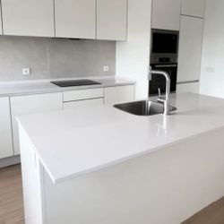 Custom Kitchen Cabinets 